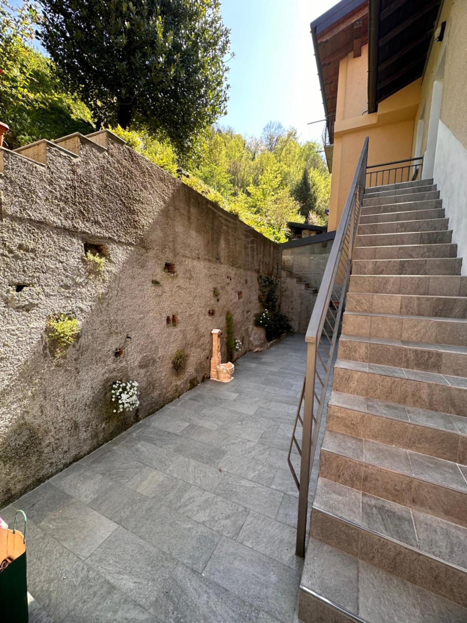 Little House Lezzeno Apartment Exterior photo